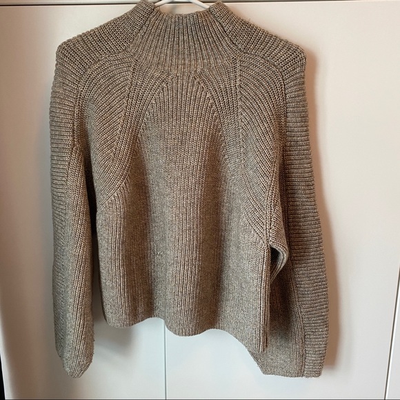 Comfy Green Sweater - Picture 4 of 4